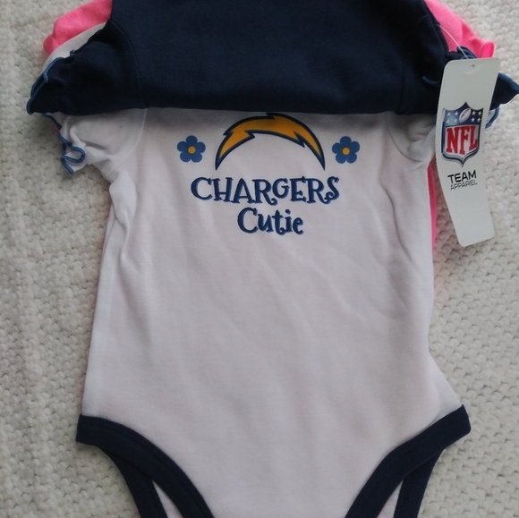 Los Angeles Chargers Team Apparel Onesies - Picture 3 of 6